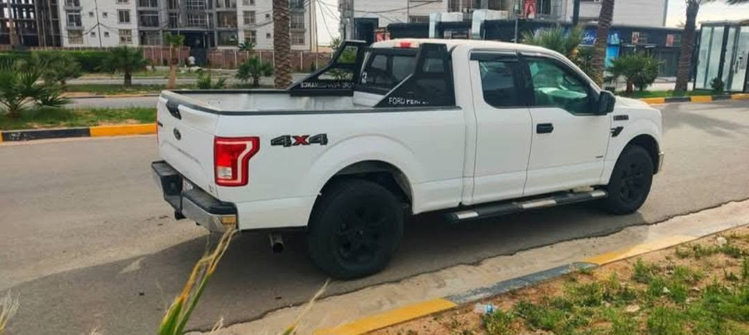 فرۆشتنی خێرا....
فورد F150 تاکوو نیوو سیارەکە زۆر جوان و نوێیە  نیوو دەرگای سیاق سبوغە  بستەک بۆنیتی سبوغە چاملغ بێ ژوورێ گێر لەسوکان مەکینە 2700 مرغوب شەش پستنی توربۆ دەبل اکسل  رەقەم و ژینگە نوێیە ڕەقەم هەولێرە بەناوی خۆمە گێر و مەگینە بەشەرت نەکرایتەوە 70 هەزار ڕۆیشتووە  وەک سفری شریکەیە نمونەیە لەجوانی سعری 148 .... ‌*********** أربيل, العراق

