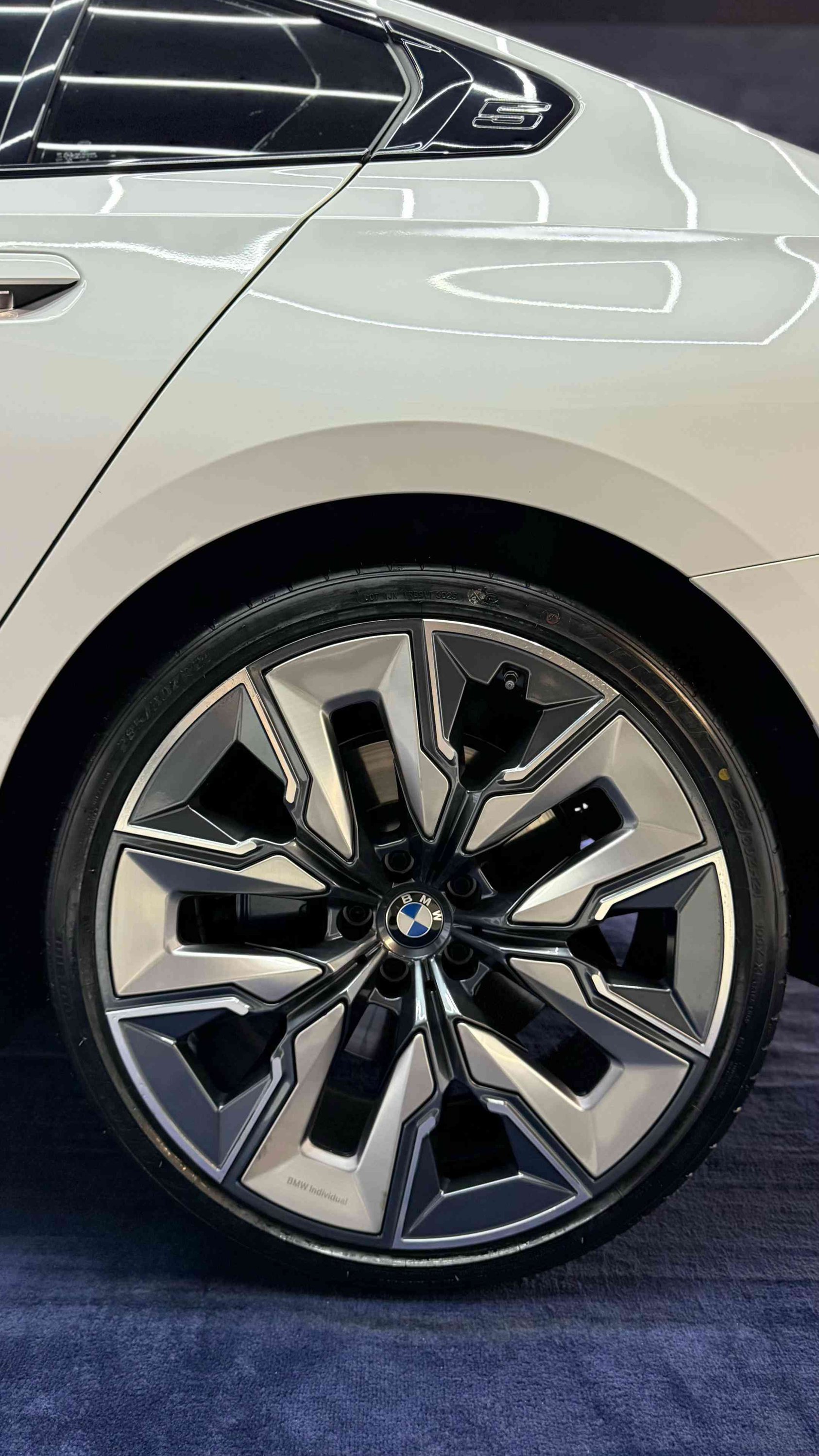 Bmw-530i Full option M-pro Clean title 2026 White & brown  Black edetion  16.000mil Call for price: *********** ***********
