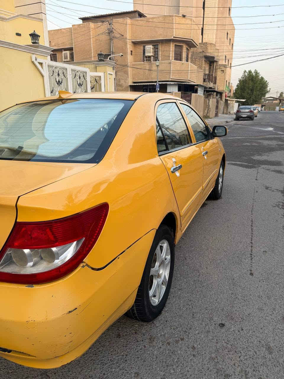 سلام عليكم بي واي دي ٢٠١١ بسمي سيارة بلادية كلها مكفولة من الضربة والصبغ بيهة خياس بسيط مبين وبيها شخط بل بيبان صفحة الصدر تبريد جديد كير عادي سيارة العنوان بغداد الزعفرانية وهذ رقمي *********** السعر ٤٥ وبيها مجال
