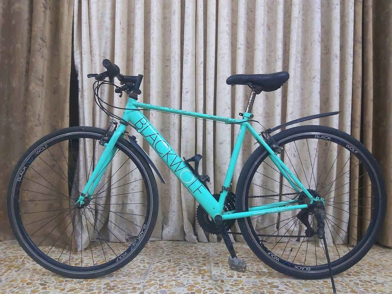 دراجة نوع 700c ماركة BIACKWOLF ياباني نظافة 93/%  

السعر 120الف وبي مجال 

((العنوان/بغداد/البلديات)) رقم الهاتف ***********
