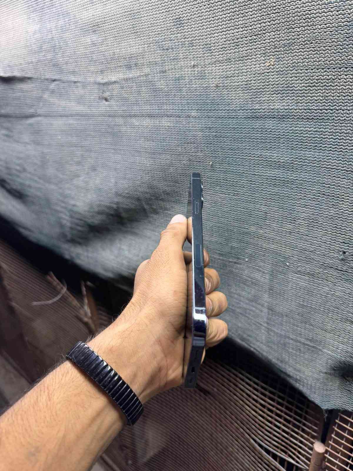 آيفون ١٢ برو ماكس • ٢٥٦ • بطارية ٨٦٪