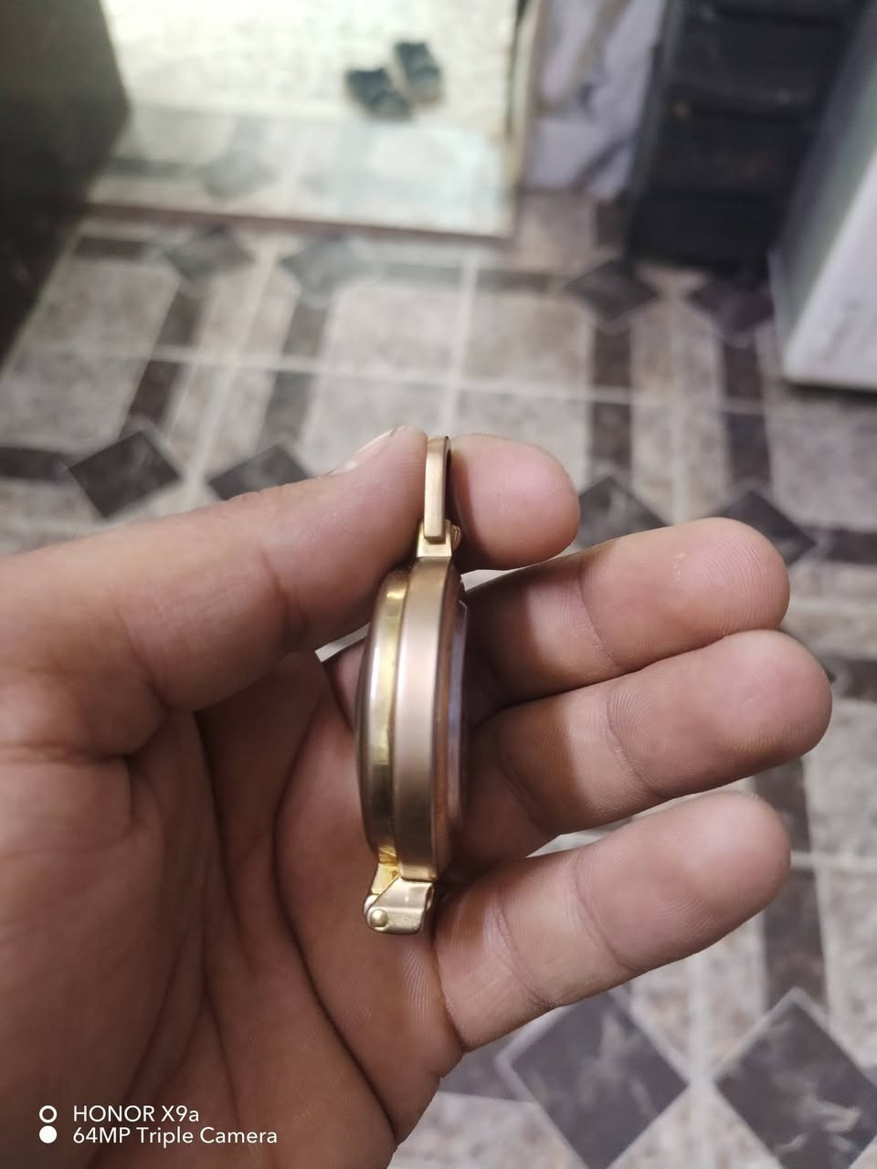 ساعه جيبيه قديمه
ماكنه ياباني ارقام رومانيه للبيع
***********
