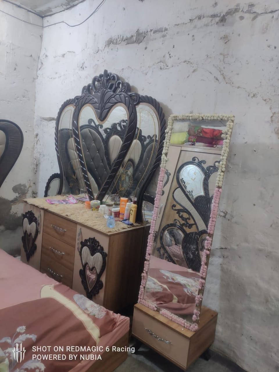 سلام عليكم اخوان غرفه نوم تركيه 8 قطع سعر معه نقل ونصب 475 الف شراي هسه يخابرني مو من تنباع تعتب عليه اي ملاحظة اي استفسار رقم ***********
