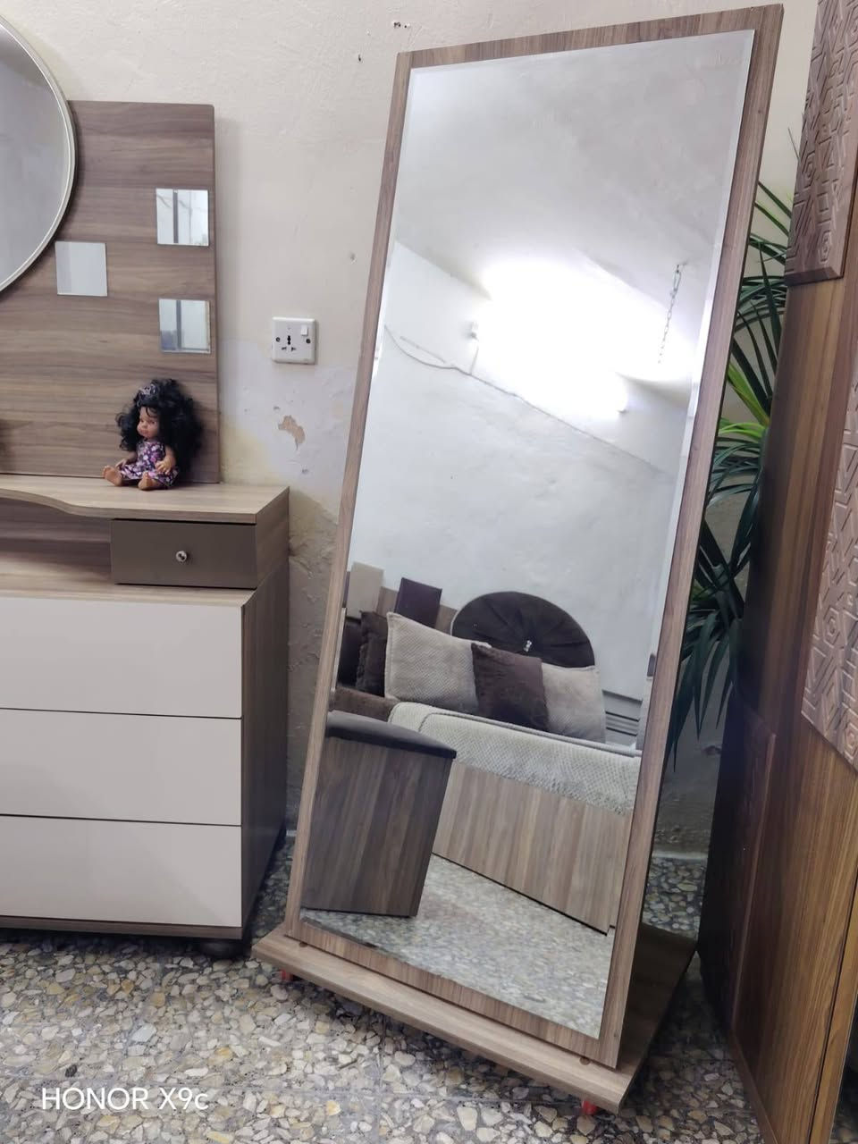 غرفة تركيه للبيع نضافه 100٪100
أصلية تكمه ثكيله قوية 8 قطع 
للأستفار خاص واتساب ***********

