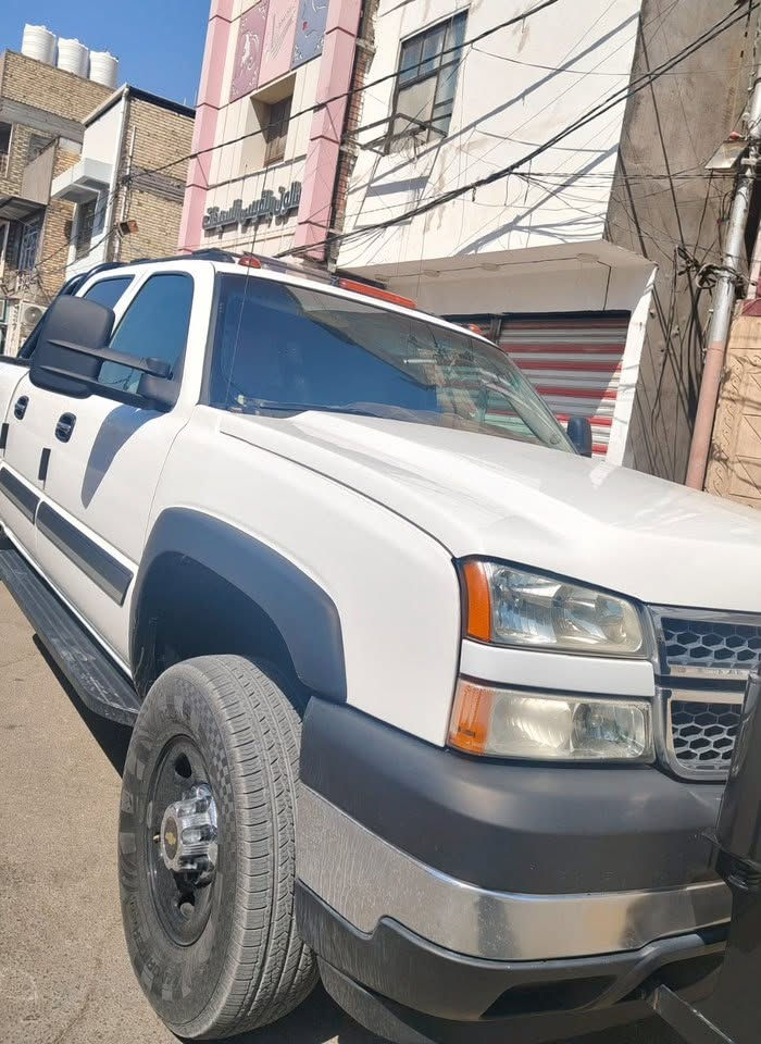 مكلف بالنشر بيع سيارة شوفرليت فحل 2006مكينة كير الف خير من الله تبريد تدفئة فول معمره تعمير صحيح مزاد وزارة الداخلية كتابها جاي والمعاملة مشتغلين بيها السعر 125$ كتابها جاي باقية بس تدفع كمرك وتسجل حياكم الله ***********مكان السيارة نجف للجناي يستاهلها
