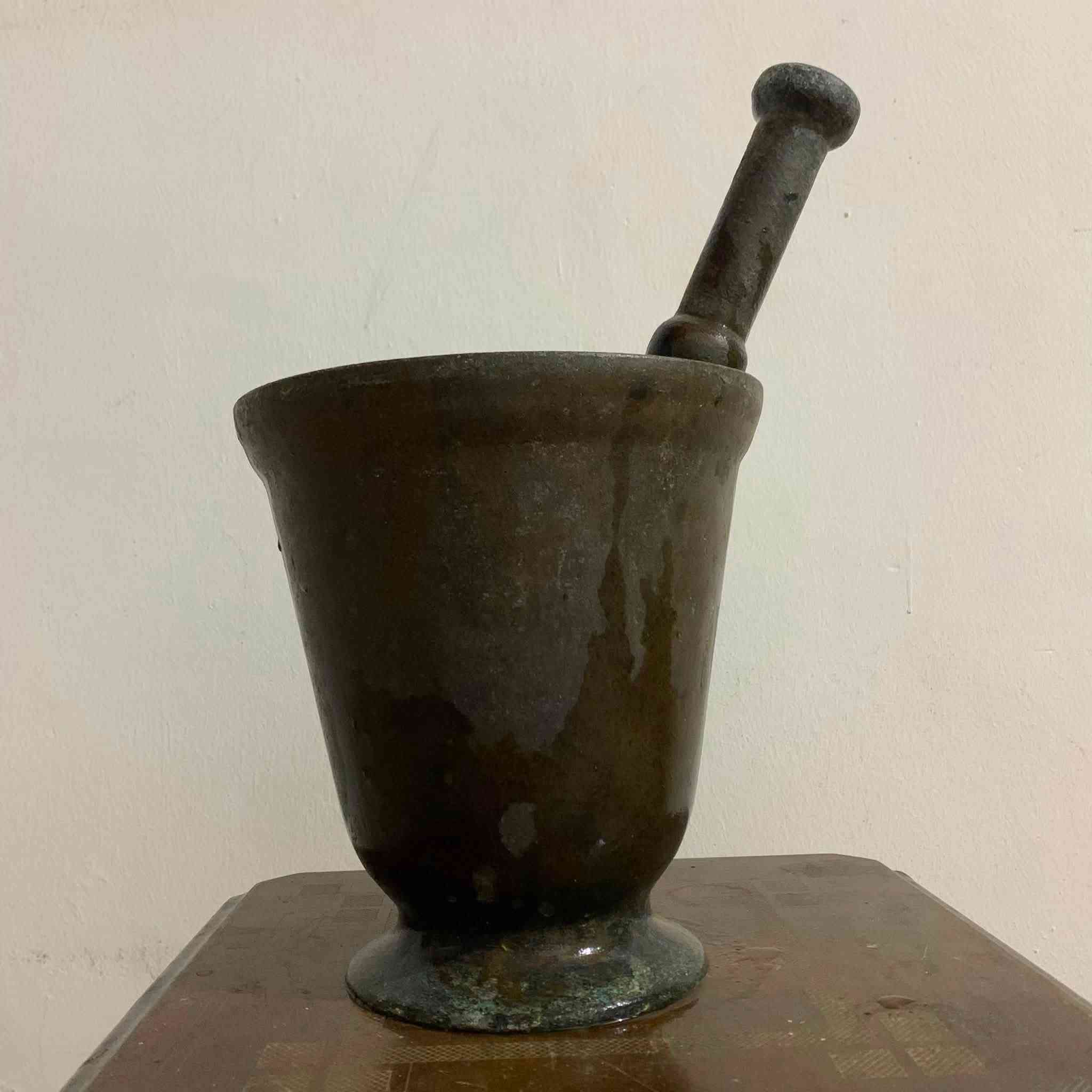 للبيع • قطر ١٨سم • وزن ٨كغ