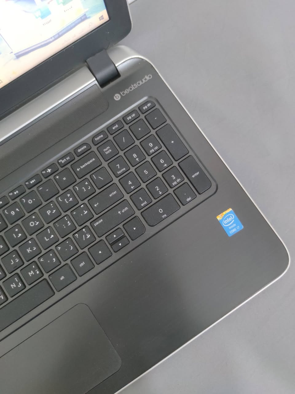 لابتوب hp pavilion
معالج intel كوراي7
رام 6 كيكا 
هارد 240 نوع SSD السريع 
حجم الشاشه كبير 15.6 انج
كيبورد عربي انكليزي ليزري 
ويندوز 10برو 
ملحقات شاحن الاصلي مع ماوس 
متوفر توصيل لجميع المحافظات 
تواصل عبر واتساب ***********

