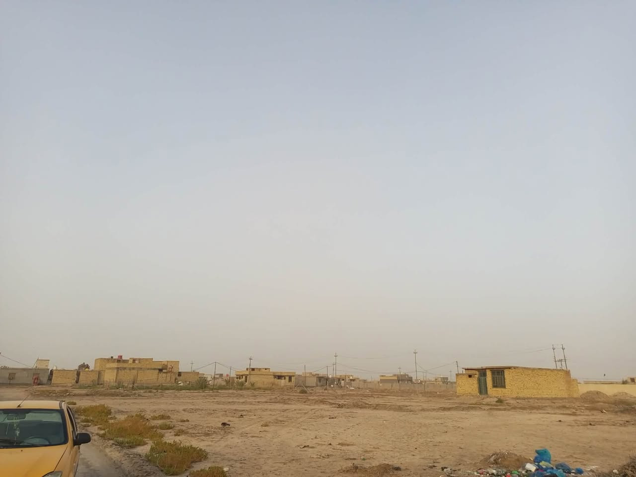 قطعه للبيع بحي الجودين بنزله الاولى مساحته ٢٠٠ بنص السكن ماي وكهرباء سعره مناسب خمسه وبيه مجال الاستفسار ***********
