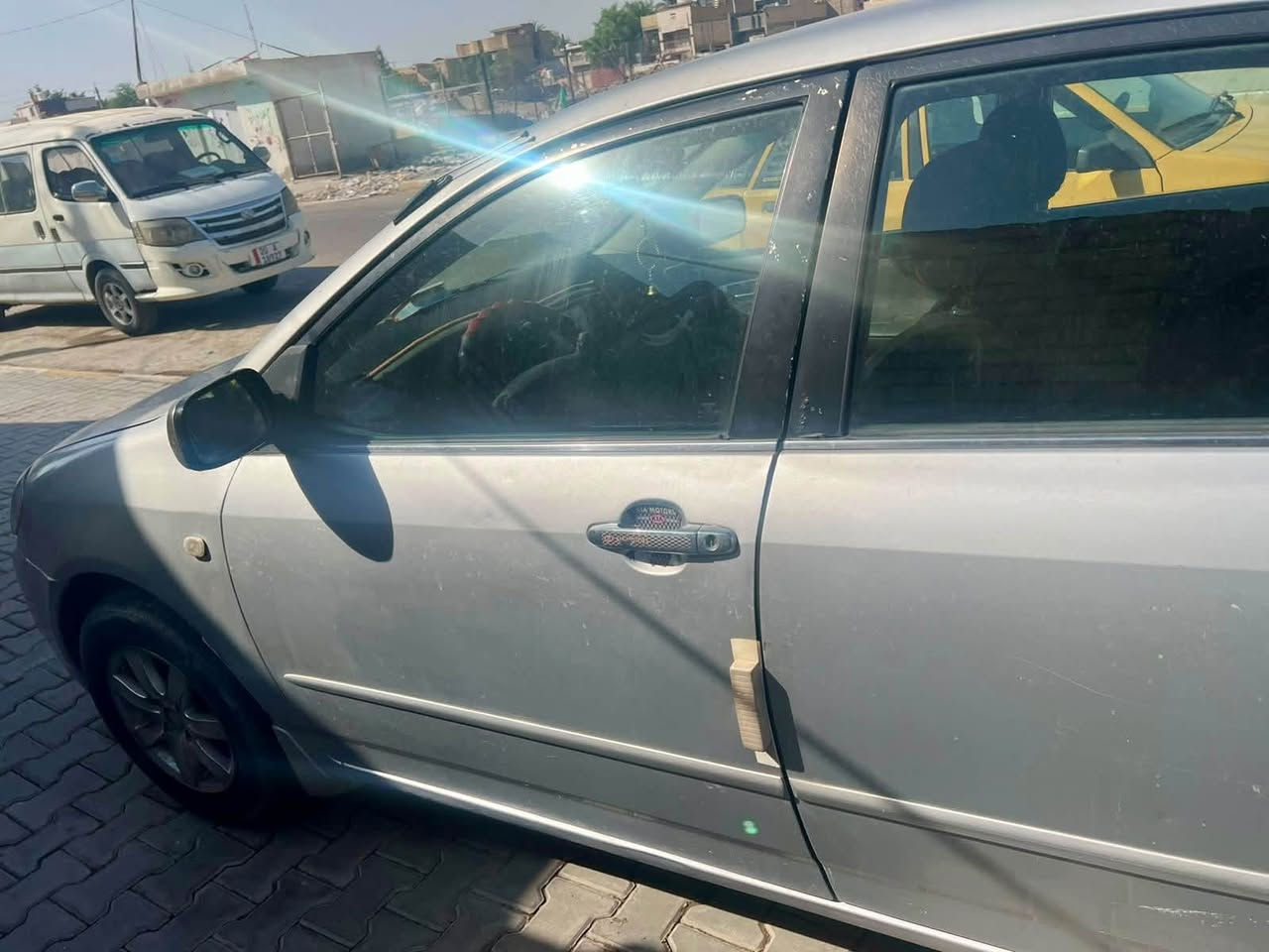 كورلا بيكاتشو ١٦٠٠
موديل ٢٠٠٤
رقم انكليزي باسمي تحويل ثاني يوم 

كير -محرك-صدر-تبريد -تدفئه 
كفالة 
بيها ضربه خفيفه بالبجم تجي وتشوفها بعينك 
وبيها بارد بلجاملغ الخلفي الوره السايق بارد فقط

غرفه جديدا 
دوشمه جديدا
سعرها ٦٤ وبيها محال بسيط حك الجيه

مكاني بغداد / الحسينيه الراشدية 

***********
