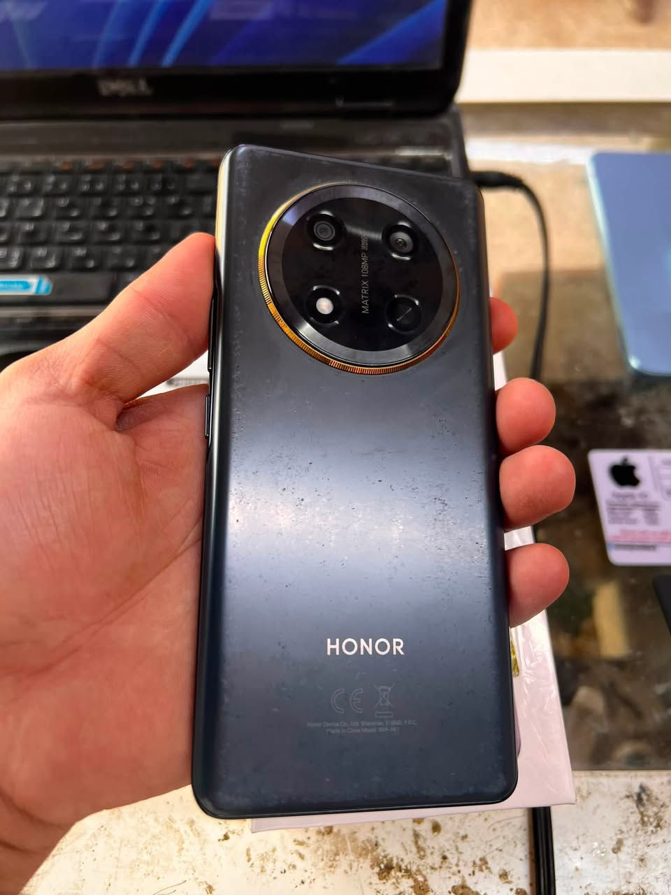 جهاز honor x9c ذاكرة 256 العشوائية 8 مع جميع الملحقات الجهاز نظيف سعره 300ر رقمي ***********
