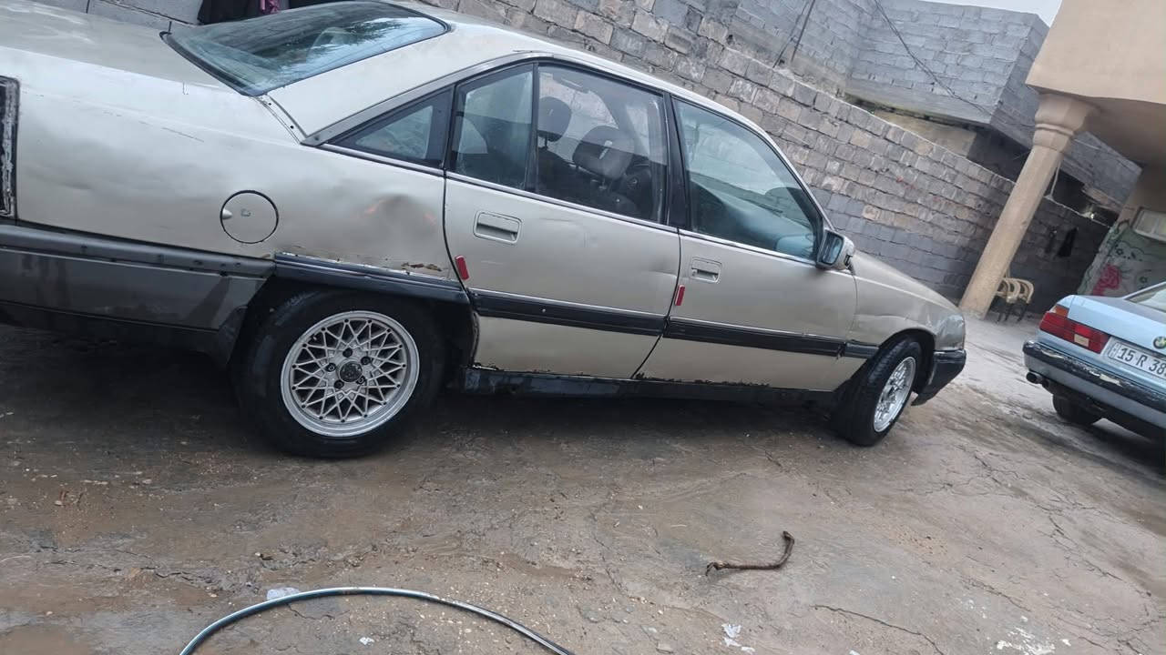 اوبل اوميغا • ١٩٨٧ • مكينة ٢٠٠٠