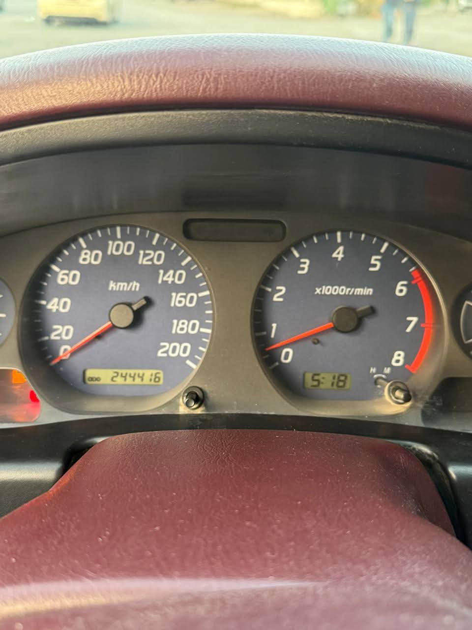 نيسان بيكاب • ٢٠١١ • ٢٤٤٠٠٠ كم