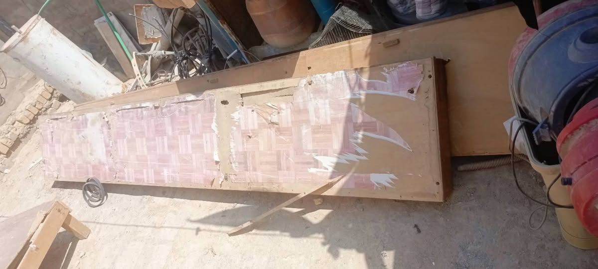 السلام عليكم غرفه خشب6بيبان طابقين تعبانه مو كلش نضيفه التفيده يراسلني أو يخابر (***********) السعر225 العنوان نجف شارع المجمعات

بيهه مجال النجف, العراق
