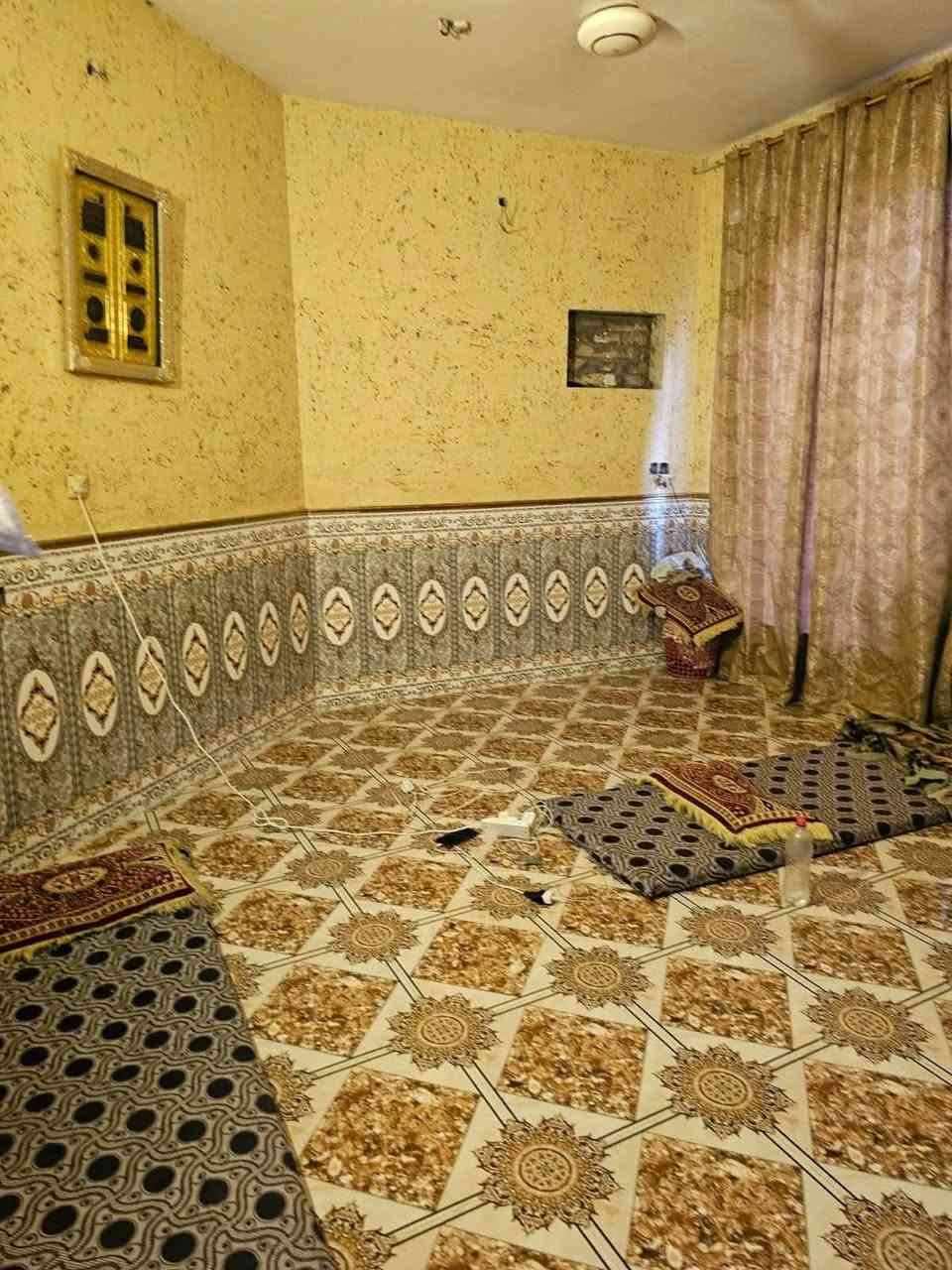 🌹على بركة الله 🌹🌹

⭕️تسلسل : 1274
📍دار للبيع في الفلوجة حي المعتصم قرب مول الفلوجة
🔴 طابو صرف سند
🟢المساحة: ٣٣٠ م٢
📍الابعاد: ١٧م❌١٩.٨٠م
📍 شارع : ١٠م 
📍 بناء طابوق ٢٠٠٦

🟢 مشيدات الطابق الاول 
 غرفتين نوم واستقبال وصالة وهول ومطبخ وصحيات وحمام 
🟢مشيدات الطابق الثاني
ثلاثة غرف نوم وصالة 

🟢سعر البيع : ٢٥٠ مليون دينار مع المجال

🟢مكتب دجلة الهندسي للعقارات حي الجولان قرب صناعة الجولان للسيارات مجاور سوبر ماركت الهلال
للاستفسار  الاتصال
‏‭***********‬
‏‭+٩٦٤ ٧٨٢ ٩١٧ ٤٧٠٨

نص مكتوب في الصور:
- دار للبيع في الفلوجة حي المعتصم