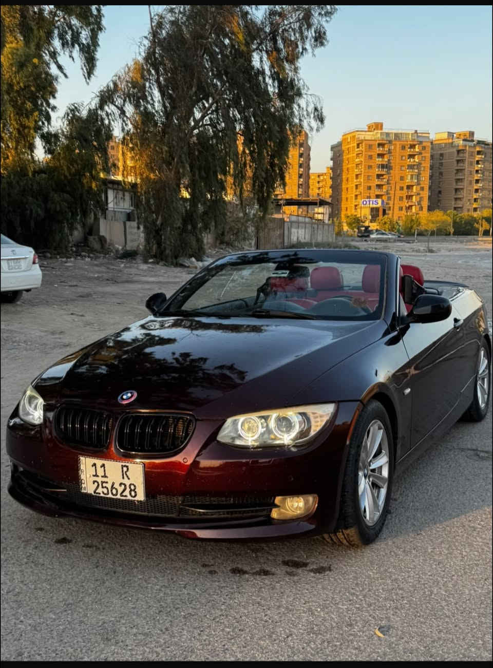 BMW E93 2012. فول. موصفات
السيارة جديدة بمعنة الكلمة  ماشية 91 مايل مابية نقص. كاملة للخير 
السيارة صبغتهة عام. اثر جراد  وعدي. الصور  قبل لتنصبغ 
موصفات السيارة 

محرك السيارة N52 نوزل قصير شرط. مكينة وكير كفالة  

1 تحكمات كهربائية الكشات + خزن ميموري 

تتفئة استيرن

قطعتين تبريدvib منفصل 

داخلهة صاج ملكي  

انارة محيطيه داخل الغرفة بلادية 

كلوبات السيارة فيس لفت يعني.  تفر استيرنك علة اليمنة او يسرة يفتر الكلوب. وياك 

السيارة بصمت ابواب. +ترحيب. ابواب انارة LED 

بصمة  تشغيل  

8سماعات صوت حتة بل الكاعية بيهة سماعات

كشف حديد طبقات يعني. متميز بينة وبين القمارة  

ماطور كشف جديد ادامة كاملة 

تخم تاير جديد كارتونة

نقص. السيارة. 

1 بوليش. 

2 بك لايت  يرادلة ترتيب.  

لتواصل ***********

السعر السيارة 120بيهة مجال تحويل مباشر
