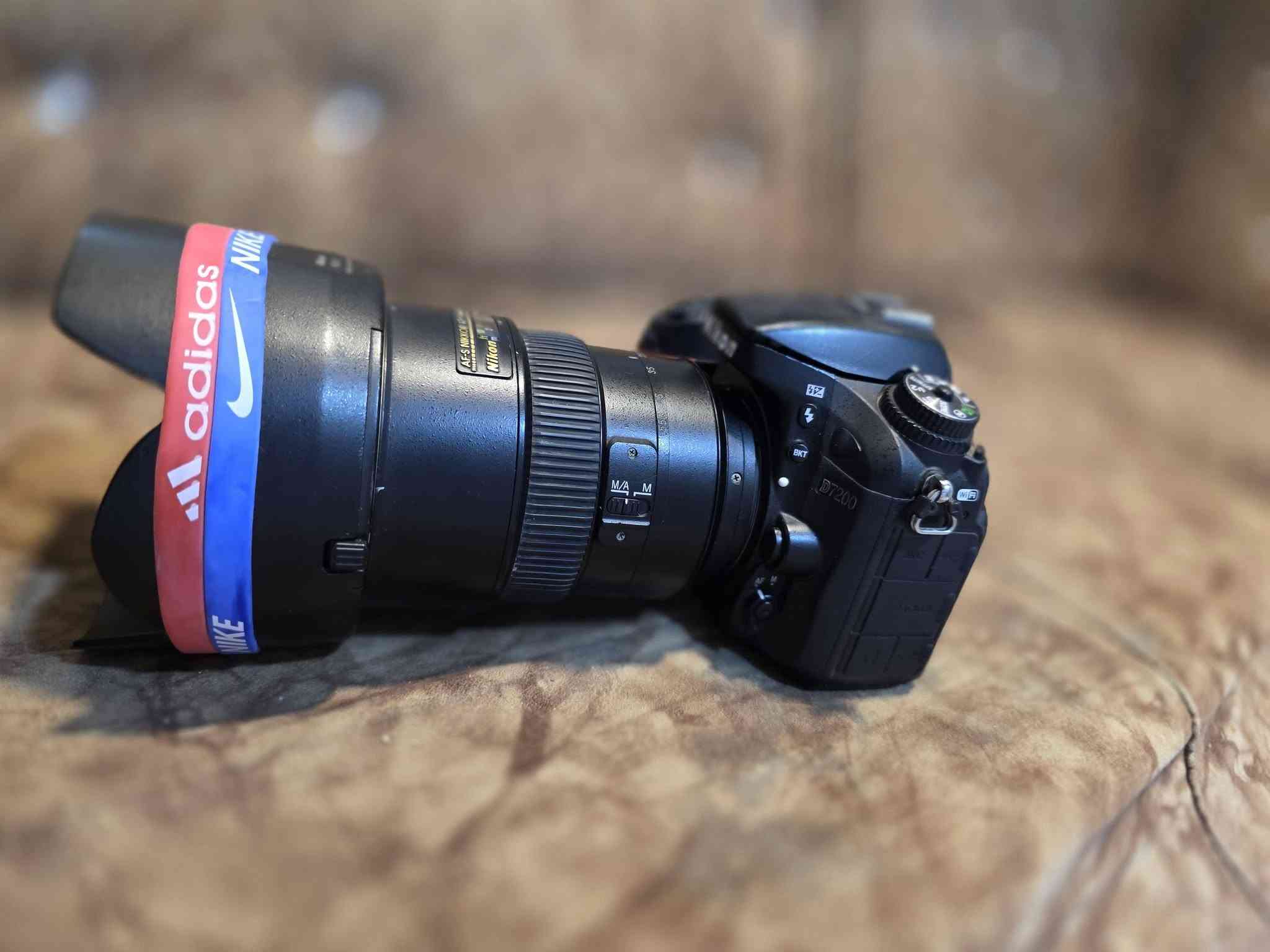 نيكون d7200 مع هاي العدسه بس فلاش مايشتغل الكامره نضيفه شتر 48
