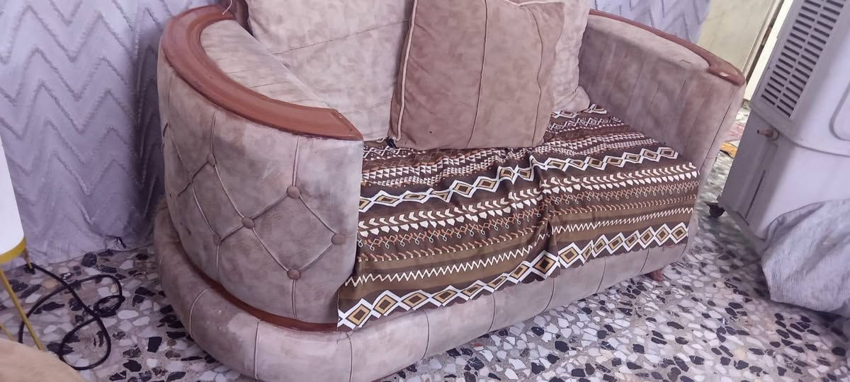 السلام عليكم تخم للبيع 7 مقاعد 120 جواهري قرب أسواق حسوني
