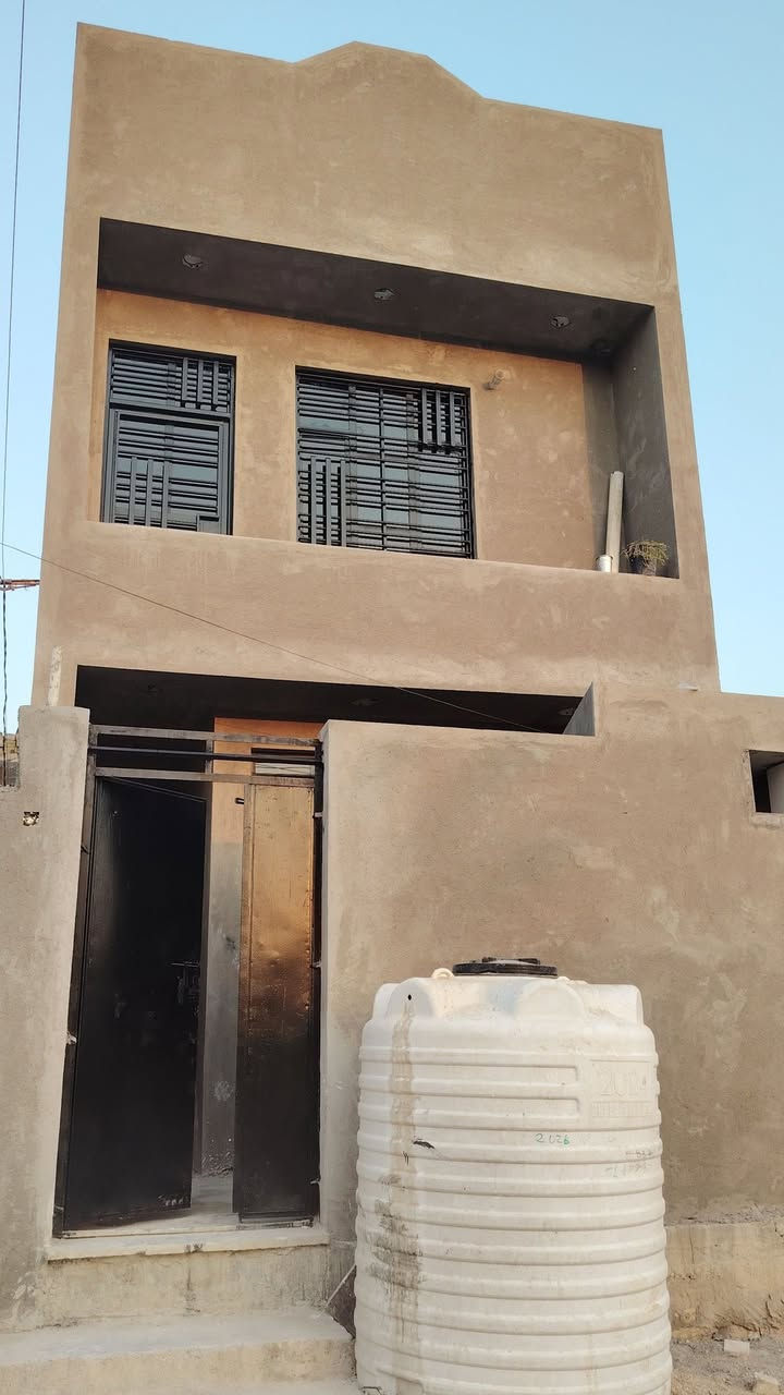 السلام عليكم بيت للبيع العنوان بغداد جسر ديالى جديد قرب جامع عمار ابن ياسر طابو زراعي سند 25 قرار محكمه المدائن المساحه 100  تفاصيل بيت بل فيدو اتصال بل رقم فقط ***********
