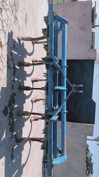 ١١ • مملوك لصديق • نظيف