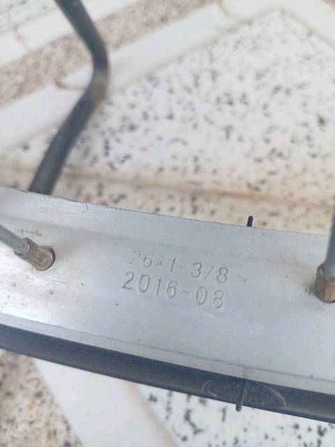 السلام عليكم بايسكل موديل 19 بايسكل جديد بمعنئ الكلمه بايسكل ناعم بدون صبغ بلادي مكاني ديالئ بعقوبة
السعرر 100 الف وبيه مجال 