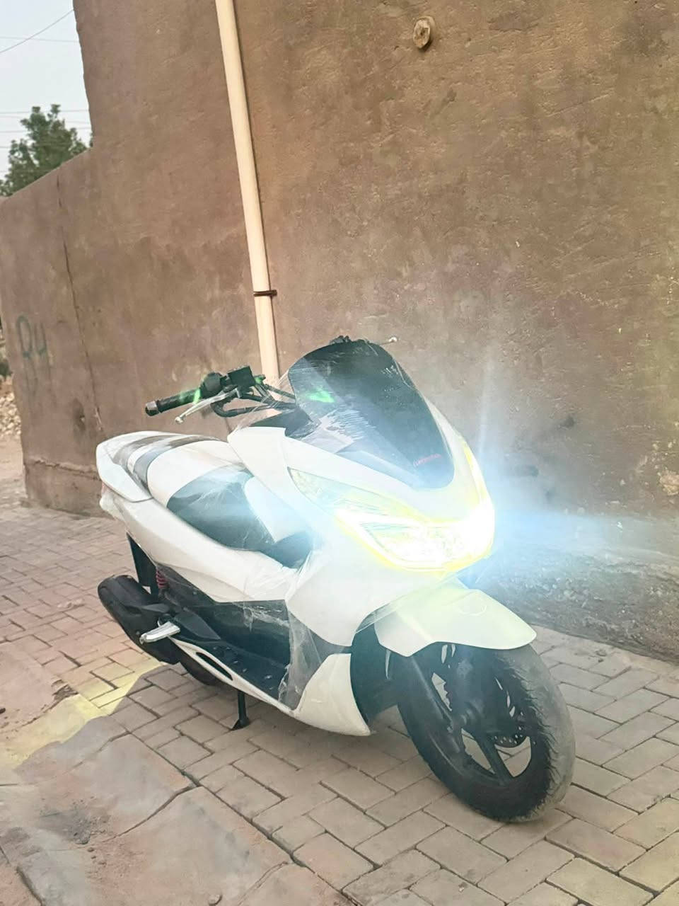 Pcx 2الجيل ال
الدراجة خير من الله 

مكينه مكفوله كهربائيات كله جاهز 

دهن جديد دهن اكسل جديد فيت بم أبلك كله جديد

الدراجة ما ناقصها شي ع الوضع البلادي 

منفيس او مكاتبه اصوليات

المكان بغداد حي أور 

السعر مليون او 500

للاستفسار ***********
