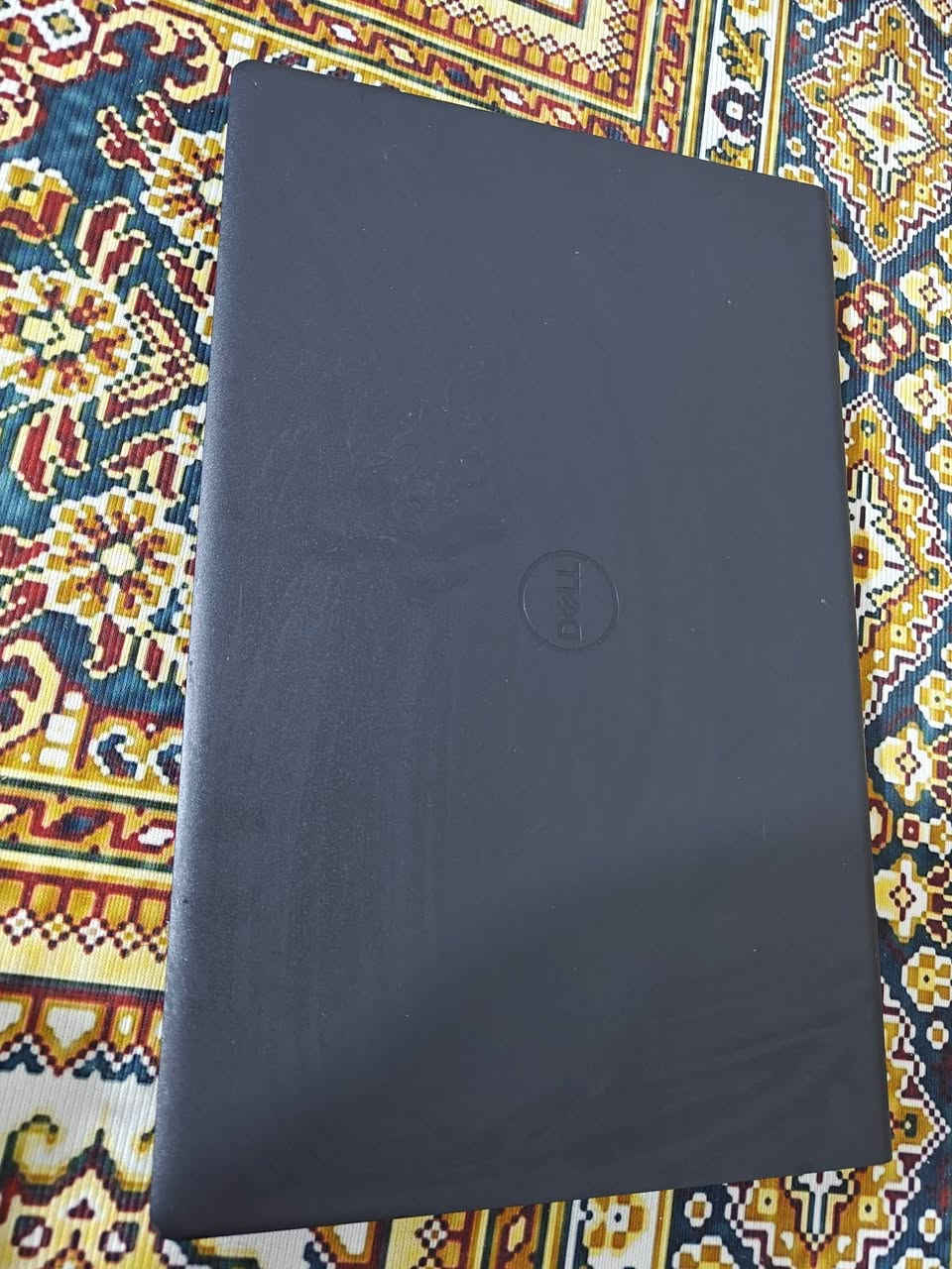 💻 للبيع: لابتوب Dell Inspiron 15 3530 (أداء قوي وتصميم أنيق)
جهاز عملي وأنيق بحالة ممتازة، مثالي للدراسة، العمل المكتبي، البرمجة، والتداول اليومي بفضل معالج حديث وسريع جداً.
✨ أبرز المواصفات:
المعالج (CPU): Intel® Core™ i5-1334U (الجيل الثالث عشر الحديث) — 12 خيط معالجة لأداء سلس وسريع في إنجاز المهام المتعددة.
الذاكرة العشوائية (RAM): 8GB DDR4 — سرعة عالية في الاستجابة والتنقل بين التطبيقات.
التخزين (Storage): 512GB SSD NVMe High-Speed — إقلاع سريع جداً للنظام وفتح البرامج في ثوانٍ.
الشاشة (Display): 15.6 بوصة بدقة FHD — ألوان واضحة ومريحة للعين أثناء العمل الطويل.
كارت الشاشة (Graphics): Intel® Iris® Xe / UHD Graphics — ممتاز لتشغيل الفيديوهات عالية الدقة والتطبيقات اليومية.
البطارية (Battery): بحالة ممتازة تدوم لعدة ساعات عمل متواصلة حسب الاستخدام.
الملحقات والنظام: الشاحن الأصلي مرفق، مع نظام تشغيل سلس ومستقر.
🏷️ السعر: [625000] وبيه مجال 
لتواصل ***********
