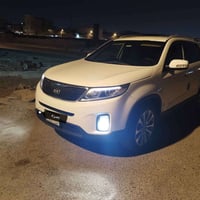 سورنتو ٢٠١٥ • ٧ راكب • رقم البصرة ٢٠٢٨