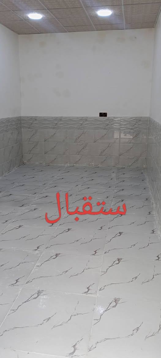 سلام عليكم الدار للبيع البراكيه شارع المعدل خلف جامع الخزاعل المساحة 100متر البناء طابوك السقف عكادة الشيلمان بلجيكي البيت جديد يحتوي على غرفه وصاله ومطبخ وستقبال الخدمات ماء وكهرباء ومولده طابو زراعي قرار محكمة السعر 27 ابو محمد الغزي انا صاحب البيت 
*********** بي واتساب
