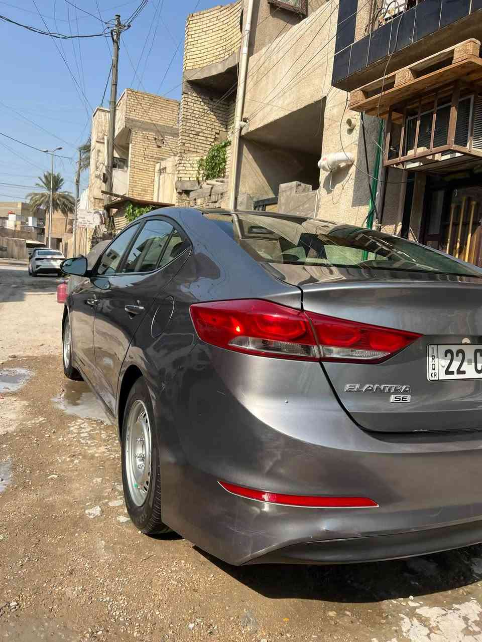 سلام عليكم 
هونداي النترا 2018 وارد امريكي 
حادث كلش خفيف موضح بالصور فقط بنيد وجاملغ وبيها تكحيل اثر شخوط موضح بالسونار 
سياره جديده بمعنى الكلمه 
رقم اربيل بإسمي شخصياً هزه جديده ورقم جديد وسنويه مجدده لمدة خمس سنوات تريد وكاله او تحويل باليعجبك 
مواصفات se
محرك 2000 دووش مكفوول بنزين عادي قطرة دوانز ماااكو وتجي تشوف بعينك 
گير AT مكفوول
تبريد ثلج ❄️ مكفوول 
شاشه تدعم كار بلي
كاميرا
تحكمات ستيرن 
حساسات خلفيه 
تحذير تصادم 
مثبت سرعه وباقي المواصفات المعروفه
تخم تايرات جدد 
ويل ابيض 
سياره جاهزه ربع متصرف عليها 
السعر 115 وبيها مجال للشراي 
مكاني الكاظميه او الحريه
للاستفسار ***********
