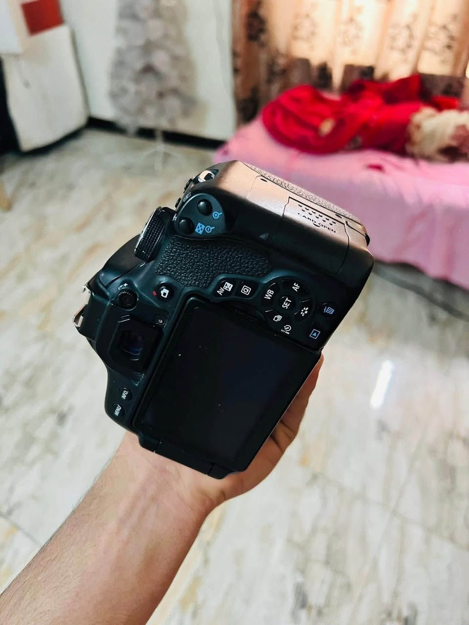 حزمه تصوير كامله للبيع (ملاحضه )ابيع شلعه وحده جنطه  و الكامره شوفت عينك ما مستعلمه هواي نضافه 100/85كامله خذتها ب800 قيم وخذ مكاني بغداد الشعب ***********
