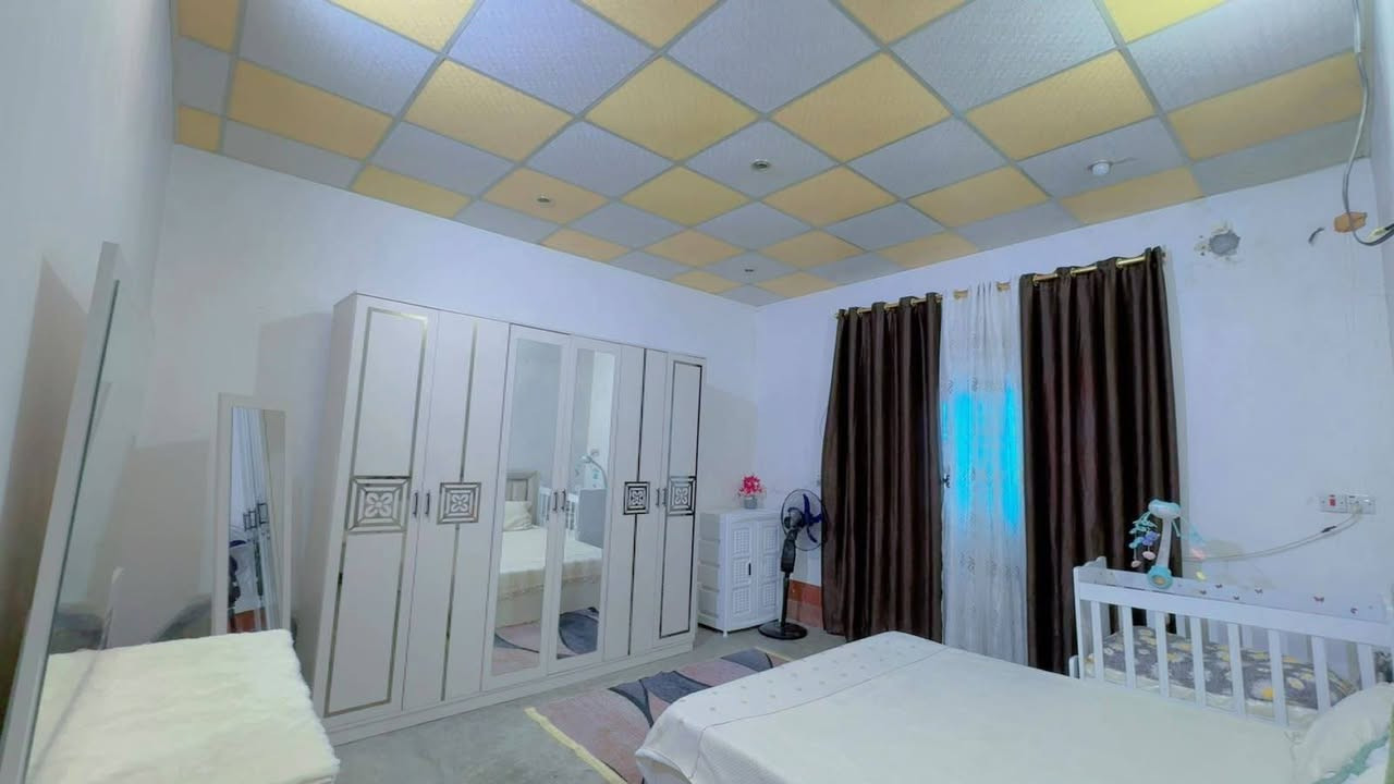 السلام عليكم ..
بيت للبيع مساحه 130 م
غرفه نوم 🏤
وصاله 🏠
واستقبال  🏠
ومطبخ 🏠
وصحيات 🏠
السعر//مناسب
خانقين (بانميل)  
للاستفسار اكثر راسل او اتصل ☎️

_____________________________________

📞 ***********
