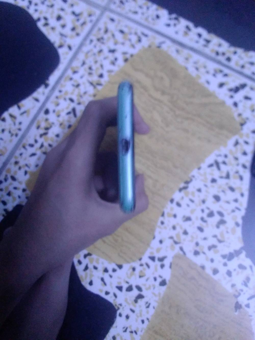 لسلام عليكم عندي جهازين samsung a20s و جهاز HUAWEI السامسونك بيه كسر من جوة الشاشة وبي هاي القطعة المكسورة من داخل الجهاز وتتصلح ب5الاف دينار والجهاز الثاني إلى هو هواوي بيه هم كسر بل شاشة من فوك وكل هاذ وبسعر 7٠الف وبي مجال✨