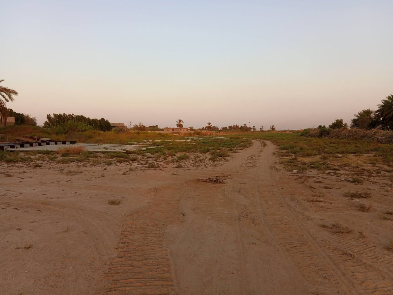 بسم الله الرحمن الرحيم
سلام عليكم (ارض للبيع)
الموقع(واسط عزيزيه الدير)
مساحه الارض (10دونم قابله لتقسيم)
نوع الارض (طابو صرف 25)
كافه الخدمات (ماء كهرباء تبليط )
تصلح سكن تصلح مشاريع تصلح زراعه
للستفسار اكثر الاتصال على الارقام المرفقه
(***********)
ملاحضه(مكلف بنشر)
