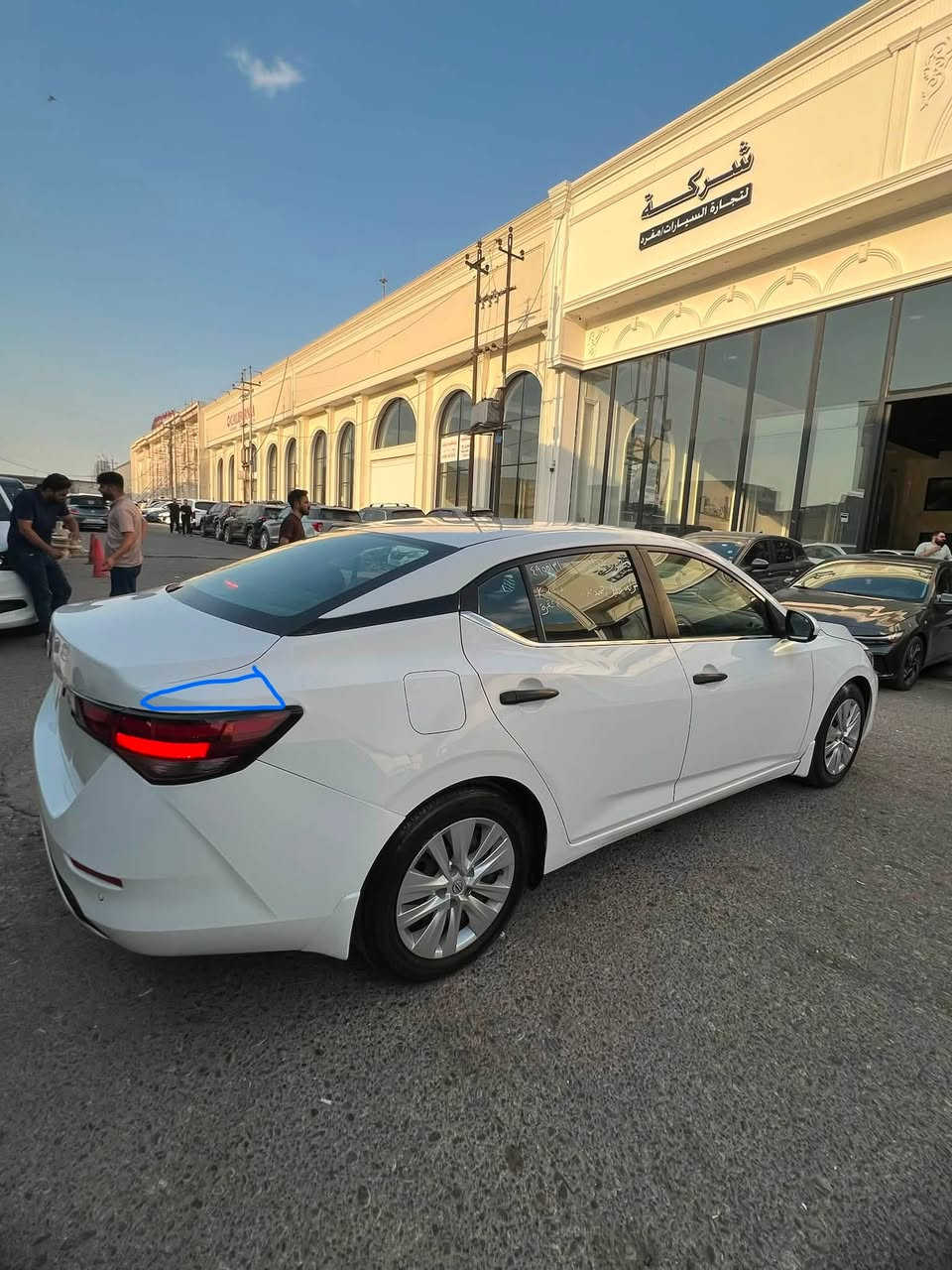 نيسان سنترا الشكل الجديد 
موديل 2024 🆕
ماشة 13 الف فقط
ضررها / شبر من جملغ خلفي صبغ فقط
ايرباكات سليمة شركة ✅
السيارة جديدة ( مابيها دينار مصرف ) 👌
حجر بيئة ورادار وتبريد وكئر ومحرك ( كلها بشرط )

مواصفات S
بصمة
شاشة 
كاميرا 
حساسات 
تحديد سرعه 
رادار امامي 
رادار خلفي
مانع تصادم 
صندوق بصمة
تحديد خط مسار 

العنوان / اربيل شارع 100 ( معرض اربيل كارس )
سعرها 128 ورقة ( بدون رقم ) تترقم شمالي 
للاتصال واتساب ☎️ 
*********** 📞واتساب ☎️
