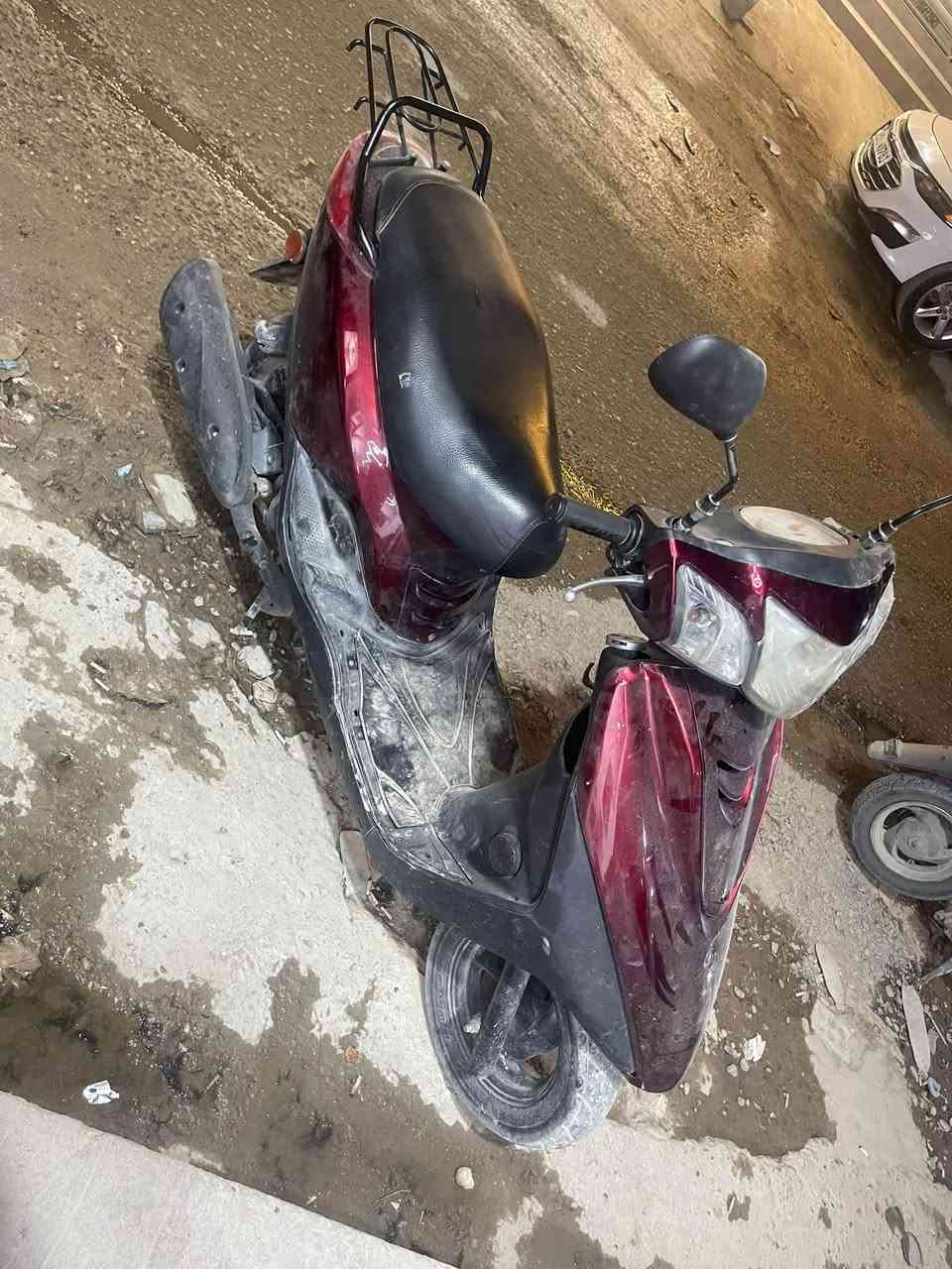 سلام عليكم
دراجة ببغاء محرك مكفول دراجة كاملة مكمله اي نقص مابيها 
جيب فيتر وتعال 
سعرها 800 وبيها مجال حك الجية 
مكاني الكاظمية 
***********
*********** واتساب

