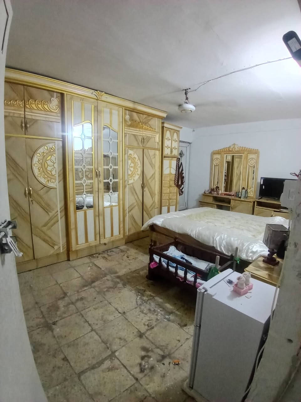 دار اللبيع 
مساحه258.. العنوان جسر ديالى بدايه شارع 70.بيت خلفي  رقم الهاتف ***********
