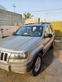 جيب شيروكي موديل 2000 سياره بلاديه بل كامل   بدون قطره صبغ كير محرك كه...