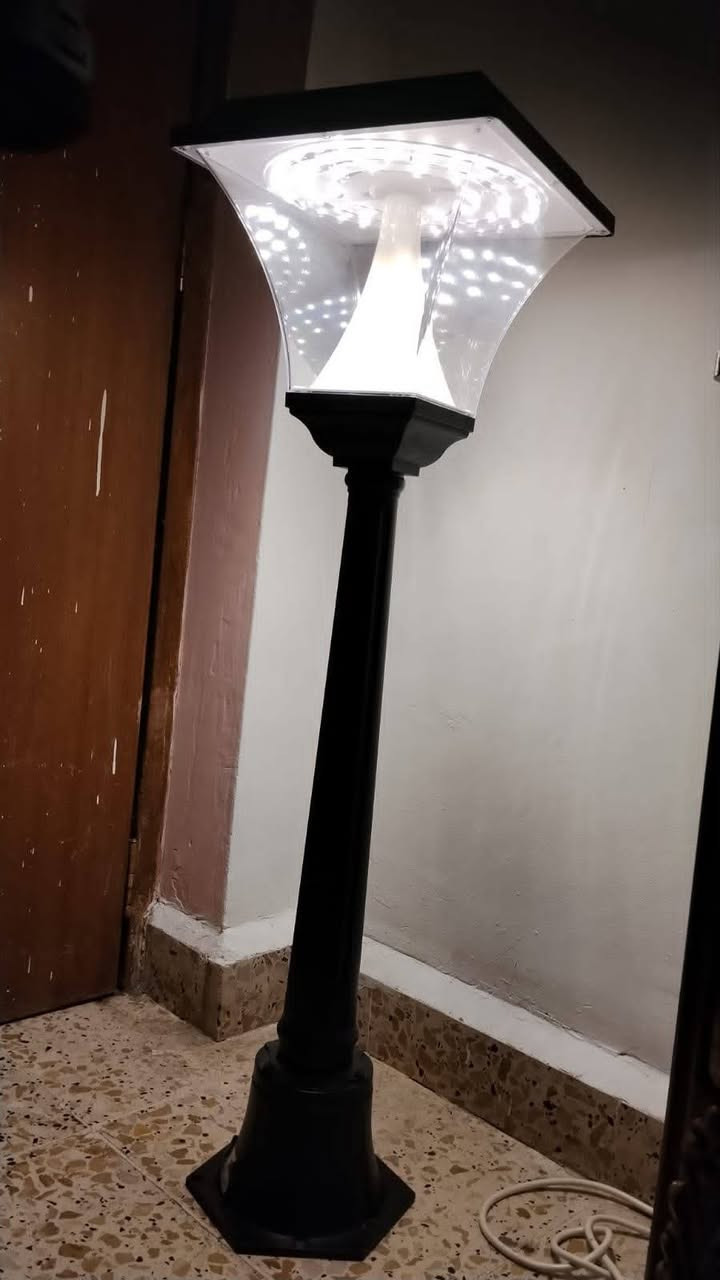 السلام عليكم للبيع ماطور مي من شركه تايفو و هذه عامود يشتغل ع الطاقه الشمسيه وبي حساس بالنهار يطفه وبالليل يشتغل اتواصلو واتساب سعر ع خاص ***********
