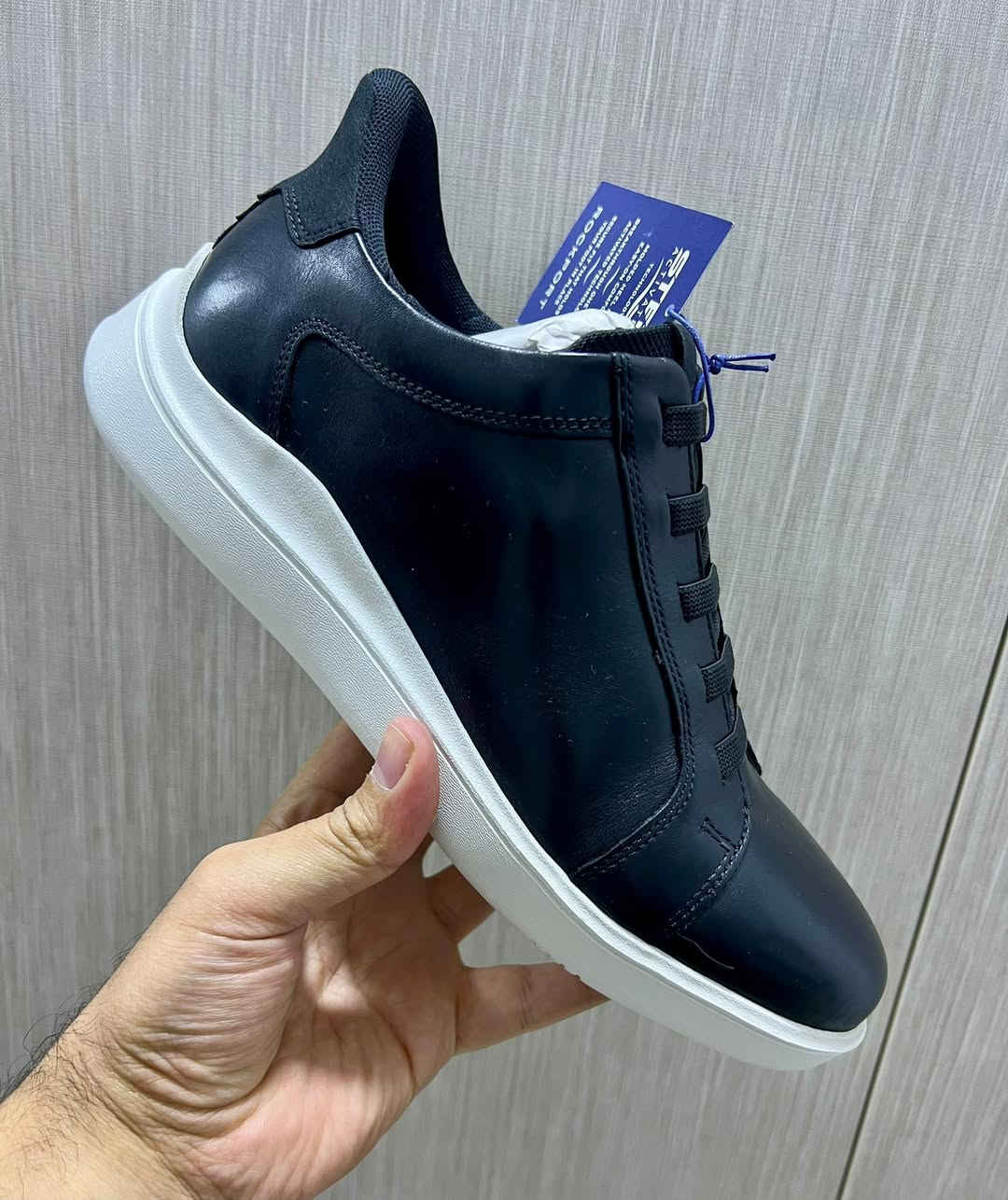 حذاء رجالي Rockport جديد وكالة

الحذاء مصنوع من جلد طبيعي 100% بلون اسود أنيق، مع تصميم عصري ونعل مريح جداً مناسب للمشي والاستخدام اليومي.

المواصفات:

 • الخامة: جلد طبيعي
 • اللون: لون اسود
 • المقاس:  43
 • مزوّد بتقنية STEP ACTIVATED

السعر 125 الف ، تواصل خاص
او واتس اب
***********
