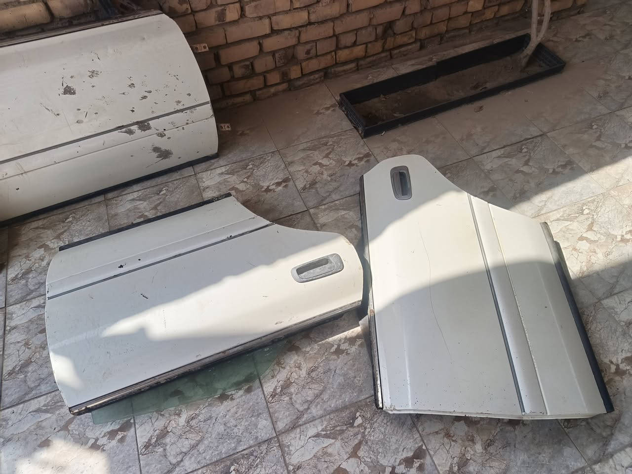 غراض راس الثور فلات
بنيد كامل 

مداگر ٣

بيبان خلفيه ٢ و باب الراكب طاح عليه سميت قليل

البيبان كاملات من جام و مكينة جام و يدات داخلي و خارجي

بيهن شخوط قليله

كلهن شلعه وحده 90الف

***********  ناصريه سوق الشيوخ
