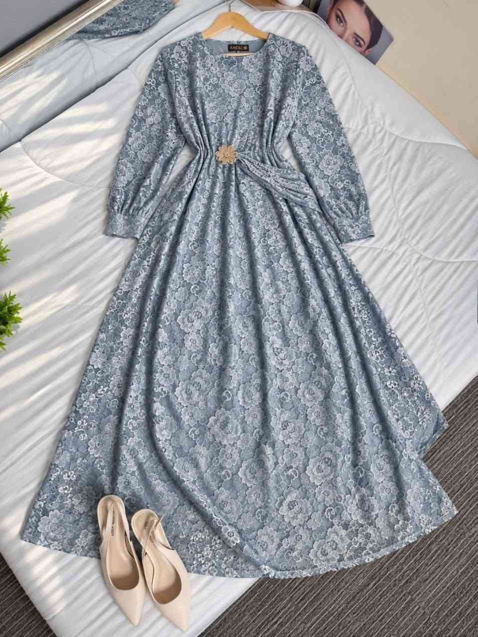 فستان مناسبات كيبور 😍
للحجز ***********
السعر ٣٧ الف
  نوع الخامه كيبور مبطن تركي 
المقاسات   38-40-42-44-46-48
لمسة

نص مكتوب في الصور:
- 8223-37