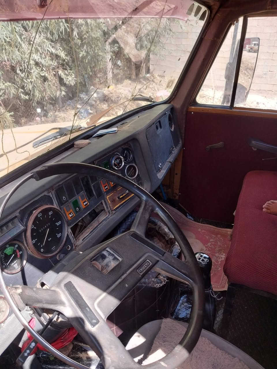 السلام عليكم فالفو موديل 82 محرك ان 10 لاصرف ولا بخار رقم نجف سنويه ل 29 للاستفسار اكثر *********** ***********
