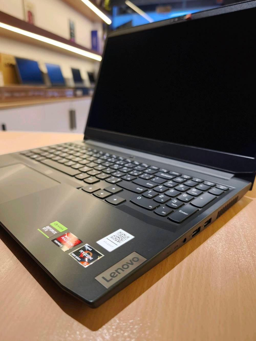 متوفر الآن في مكتبنا لابتوب 
IDEAPAD GAMING 3
المواصفات كالتالي:-
RYZEN 5-5500H
8GB DDR5
512GB SSD
RTX 2050 4GB 
15.6" FHD 165 HZ
ملاحظة:-
القطعة NEW جديد غير مستخدم ..
السعر : 1.230.000 ألف 
العنوان بغداد شارع الصناعة مجمع النعمان التجاري الطابق الأول .
***********/واتساب
***********/واتساب 
متوفر خدمة توصيل بغداد وجميع المحافظات ..
#fypシ #الشعب_الصيني_ماله_حل😂😂 #laptop #explore