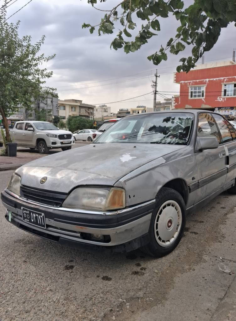 أوبل • فضي • ١٩٩٠