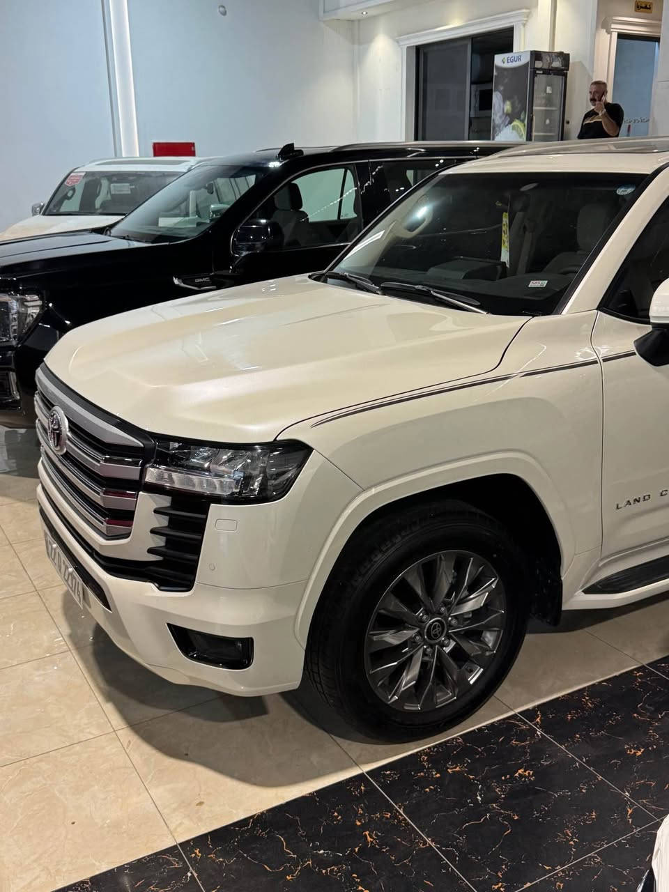تويوتا لاندكروزر GX.R 2025 🤍
شركة SAS

للبيع تويوتا لاندكروزر GX.R موديل 2025، محرك V6. 

المواصفات:

* محرك 6 سلندر (V6).
* فتحة سقف.
* كاميرا خلفية.
* داخلية بيجي .
* مقاعد كهربائية.
* تحكم بالمقود.
* تشغيل بصمة (Smart Key).
* تشغيل زر.
* شاشة لمس.
* مثبت سرعة.
* حساسات أمامية وخلفية.

* سعر 755 وبيها مجال. 
رقم كامل وباج تضليل كامل

رقم اربيل.
الممشى:  1 آلف كيلومتر فقط

السياره كفاله تجي تفحص سونار ،.

📍 عنوان:
اربيل  - 

📞 للاستفسار يرجى التواصل على:
*********** أربيل, العراق
