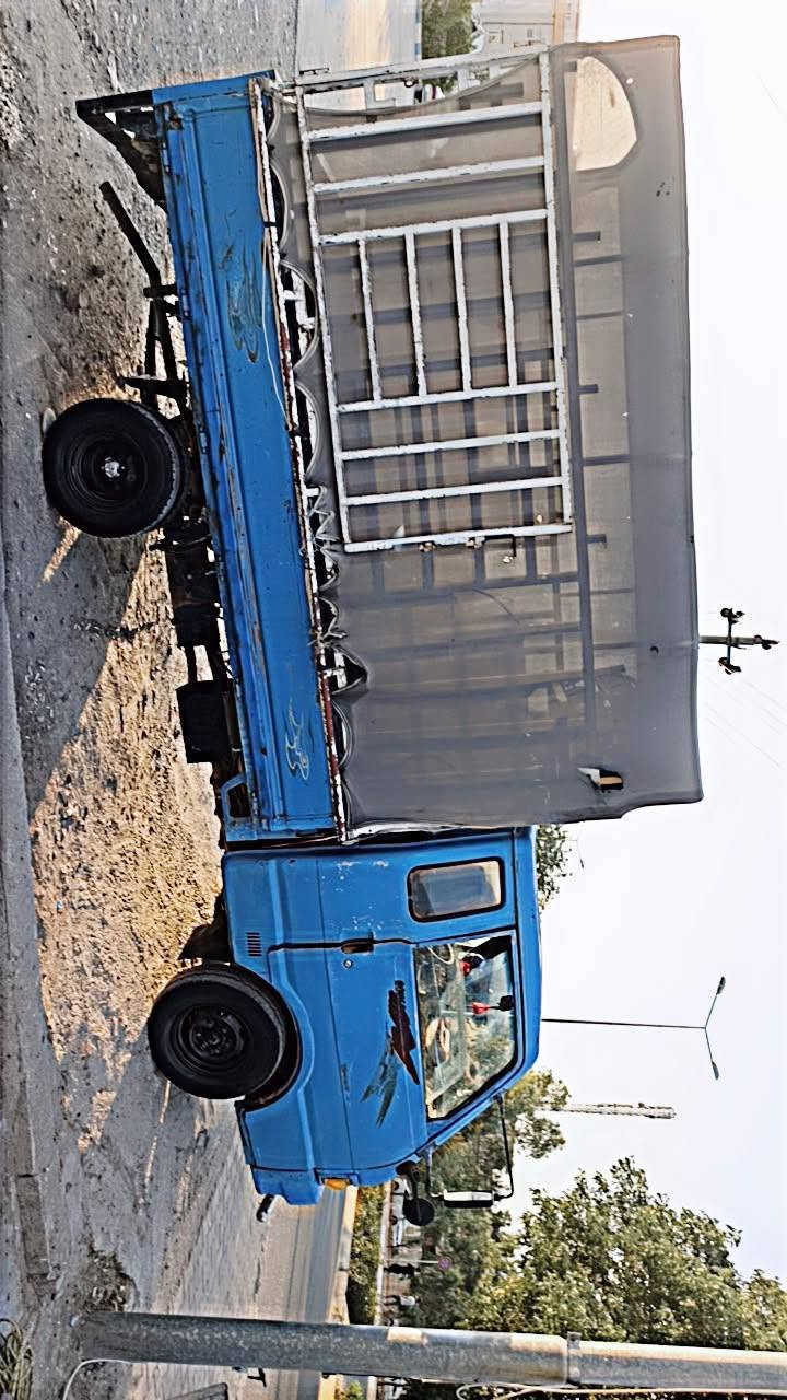 بۆفرۆشتن  ماشاءاللە سەیارەکە پاکە گێرو مەکینە و ئەکسل بەشەرت
تەقەو رەکەی نیە ***********
