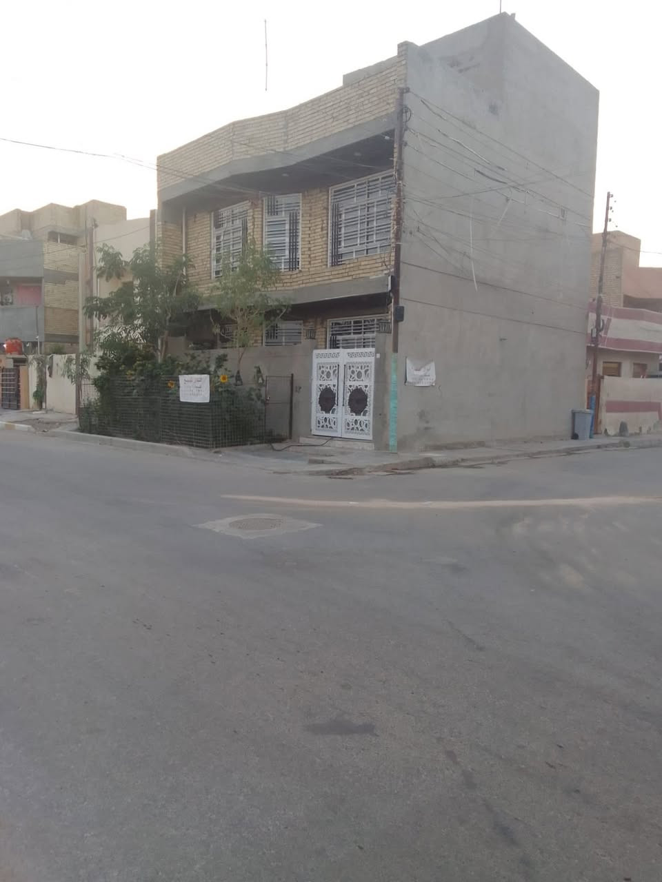 دار للبيع 100 متر مربع زراعي الاربع شوارع زعفرانيه ***********
