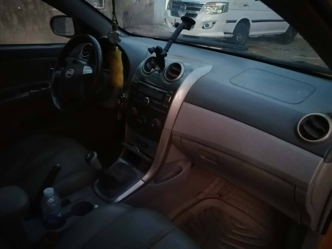 السلام عليكم شباب بيوادي موديل ١٣ بسمي رقمه بابل مكينه جديده تخم تاير دوشمه جديده تبريد شغال السعر ٤٧ مكان السياره كربلاء ***********
