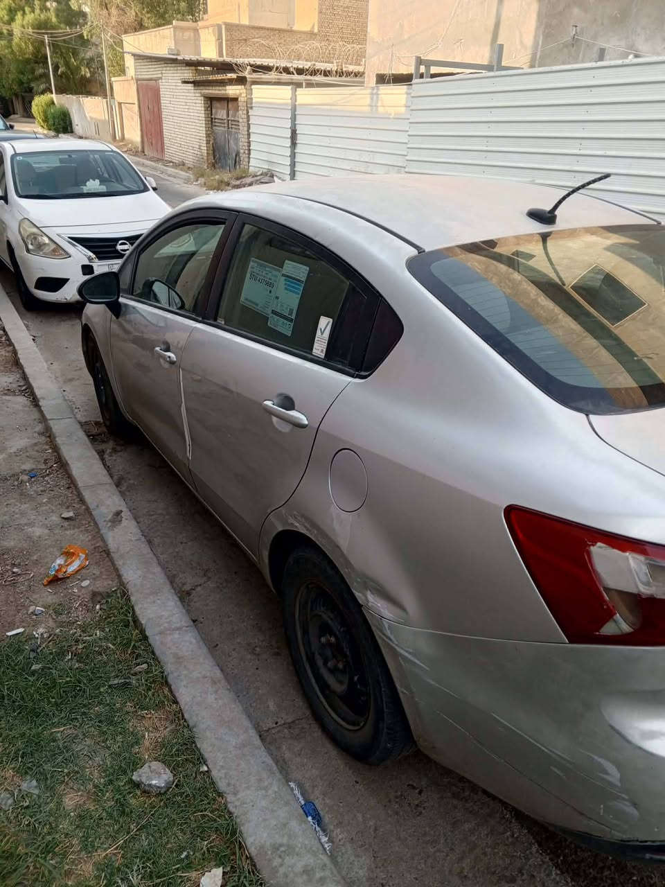 ريو ٢٠١٣ بدون صبغ بيهه جراد مكينه كير نعمه رقم بغداد تحويل مباشر نقص بس كمبريسر تبريد سياره حلوه السعر ٥٢ بي مجال استفسار *********** مكان سياره عرصات
