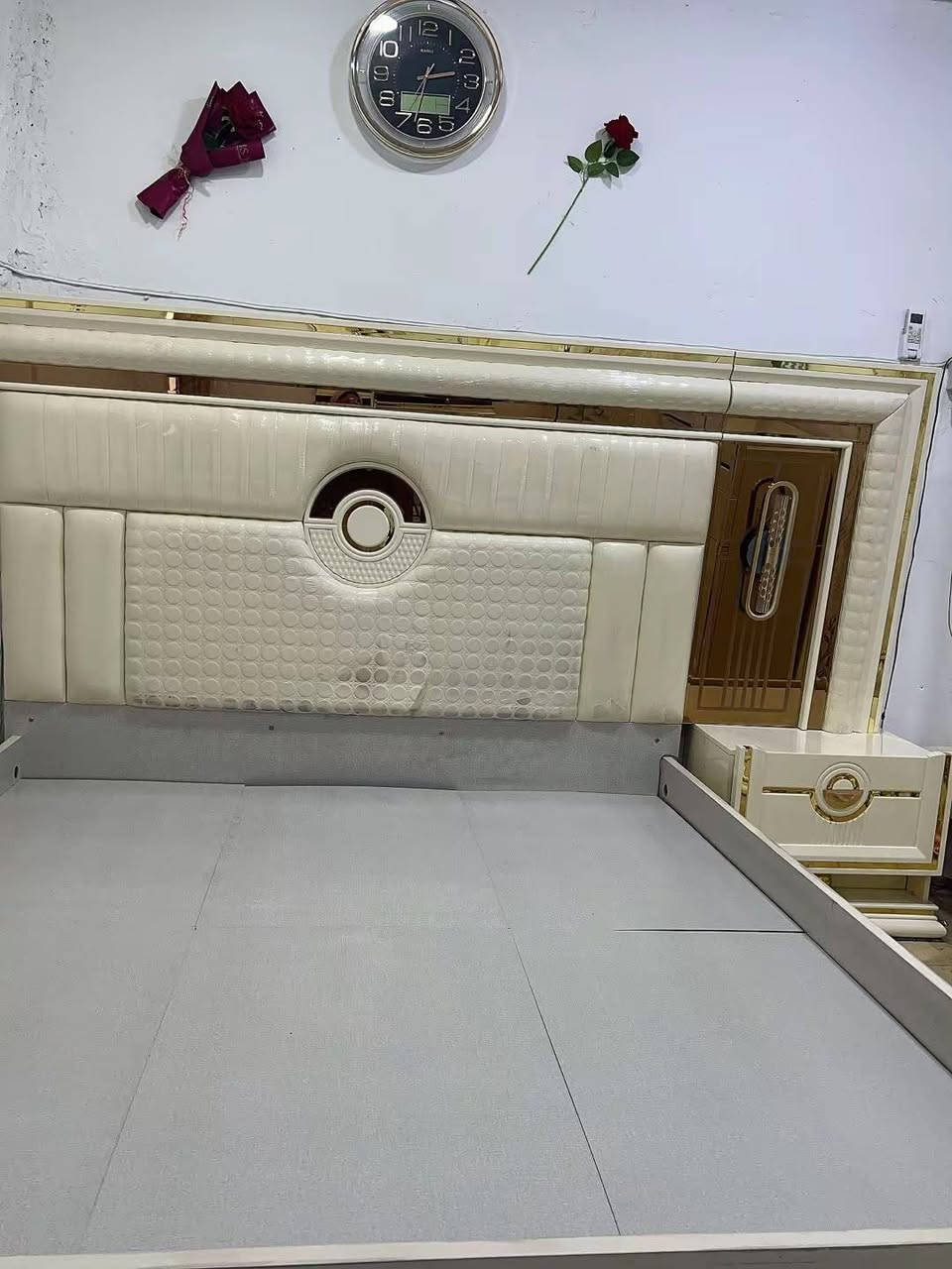 طقم نوم • ٨ قطع • موصل ايسر